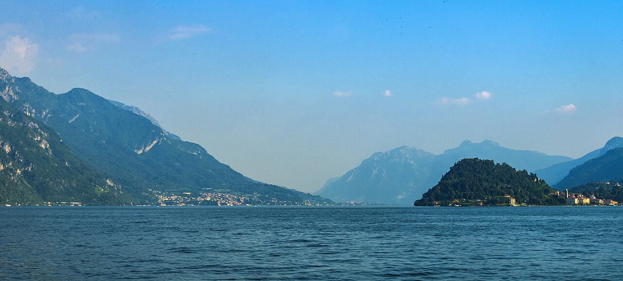 View south down Lake Como toward Bellagio from the Menaggio–Varenna ferry